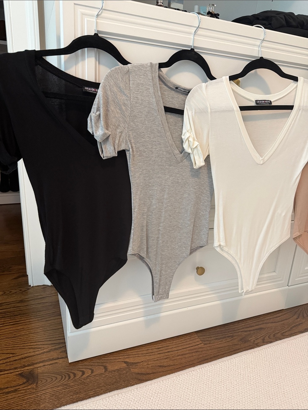 Fashion Nova V-Neck Short Sleeve Bodysuit - set of 4 - Picture 3 of 9